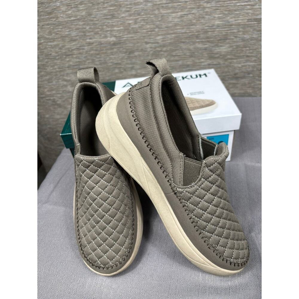 Staheekum Quilted Slip-On Shoes Womens Size 10 Taupe Comfortable Casual 1908433